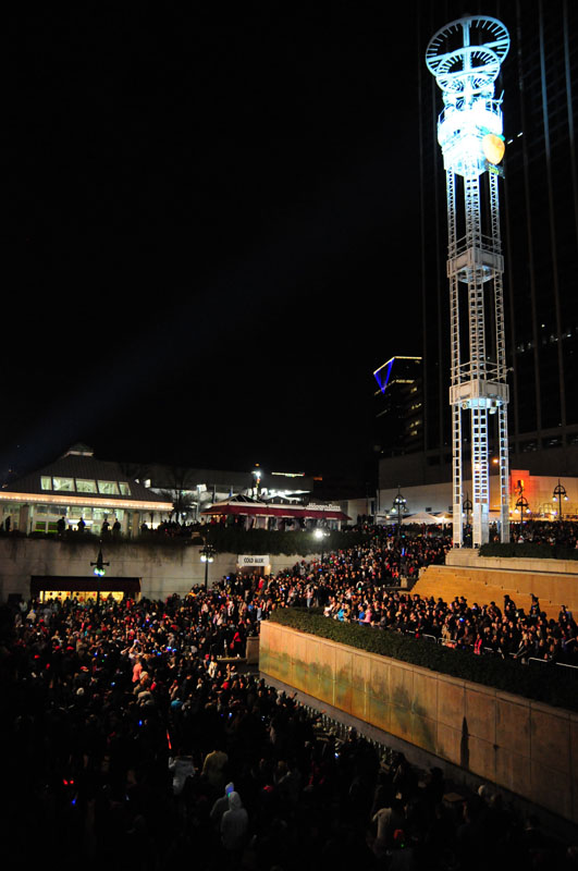 Tower%20w%20Crowd%202